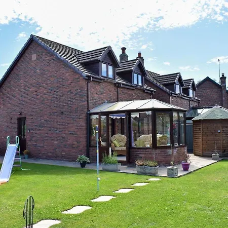 Holiday home Oakdene Newton Reigny